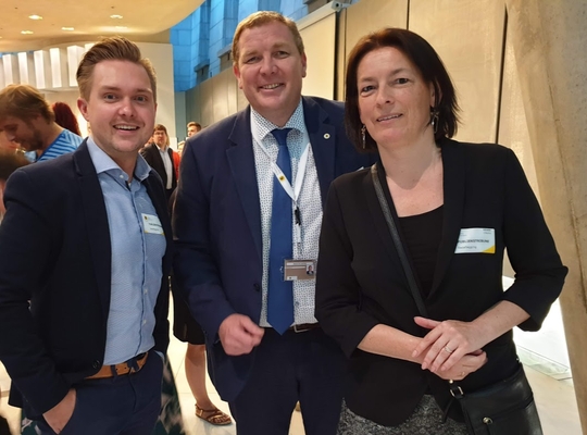 Maarten met onze afdelingsvoorzitter Kim De Hondt en fractieleidster Sandra Lauryssen